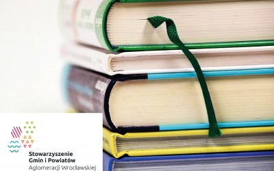 Stowarzyszenie Gmin i Powiatów Aglomeracji Wrocławskiej przekazało książki na rzecz Gminnej Biblioteki Publicznej w Malczycach