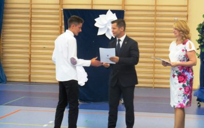 Wójt Gminy Malczyce przyznał uczniom dodatkowe nagrody