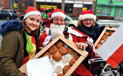 Mikołaj na motocyklu i pączki dla mieszkańców!